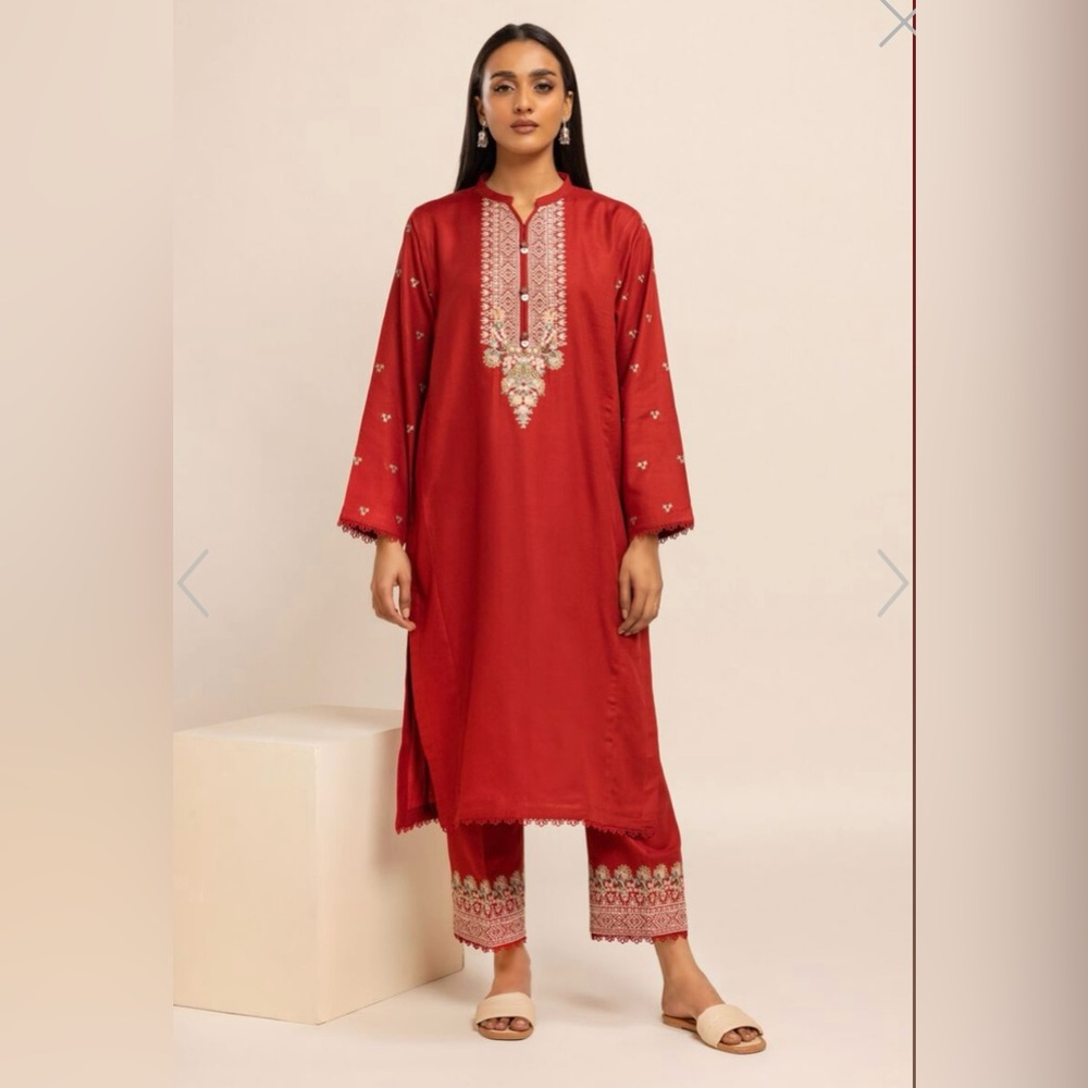 2piece khaadi set, embroidered. NWT!!